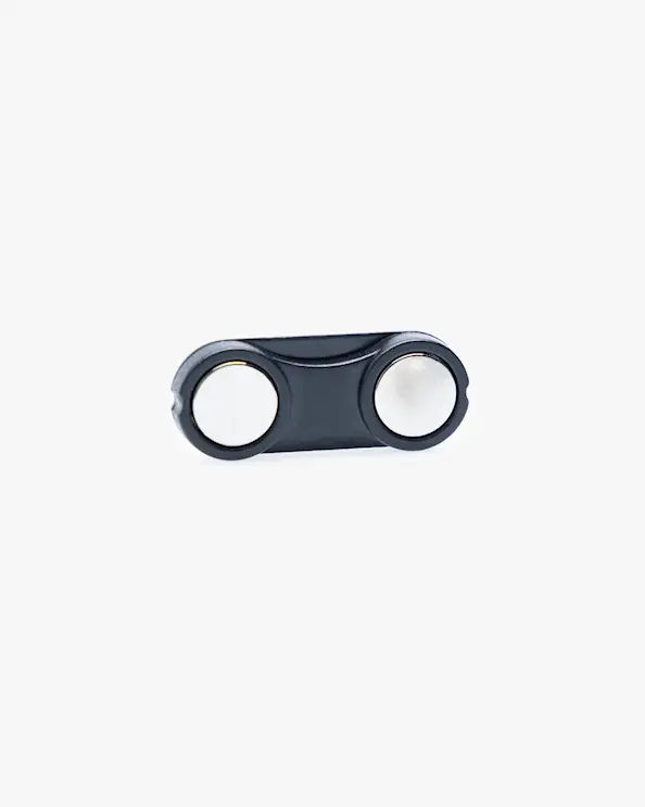 Magneettikiinnitys Silikonikuoreen