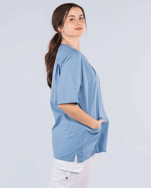 Almedahls Lyseblå/Hvit V-bluse Unisex