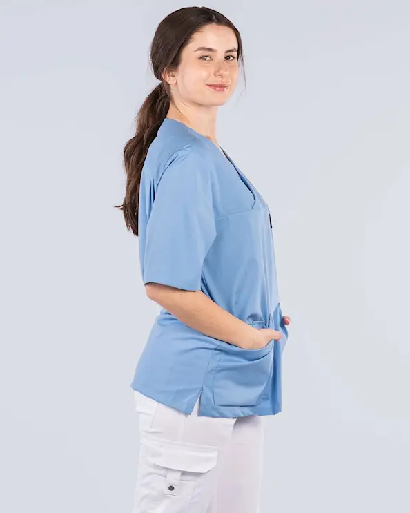 Almedahls Lyseblå Bluse med v-hals Unisex