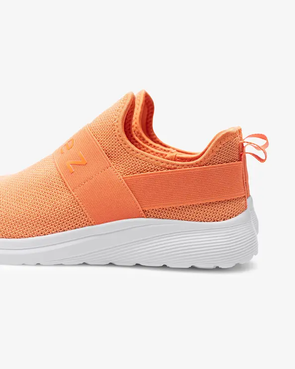 Beez Bliss Slip-on Apricot Sneakers