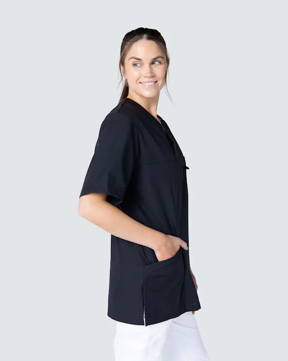 Segers Domestik Musta Tunika Unisex