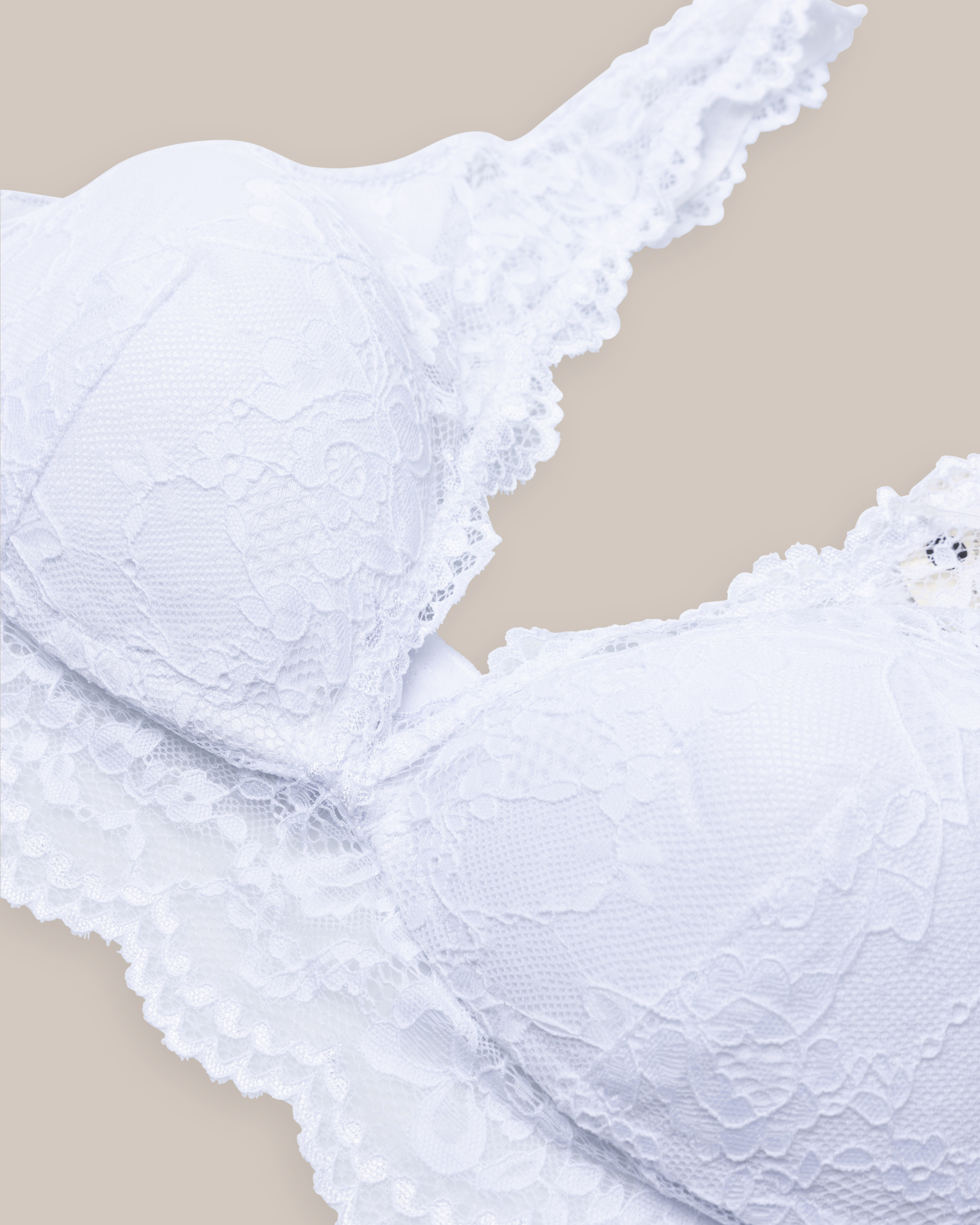 Kaarituettomat mustat Greta-rintaliivit pitsillä Valkoinen