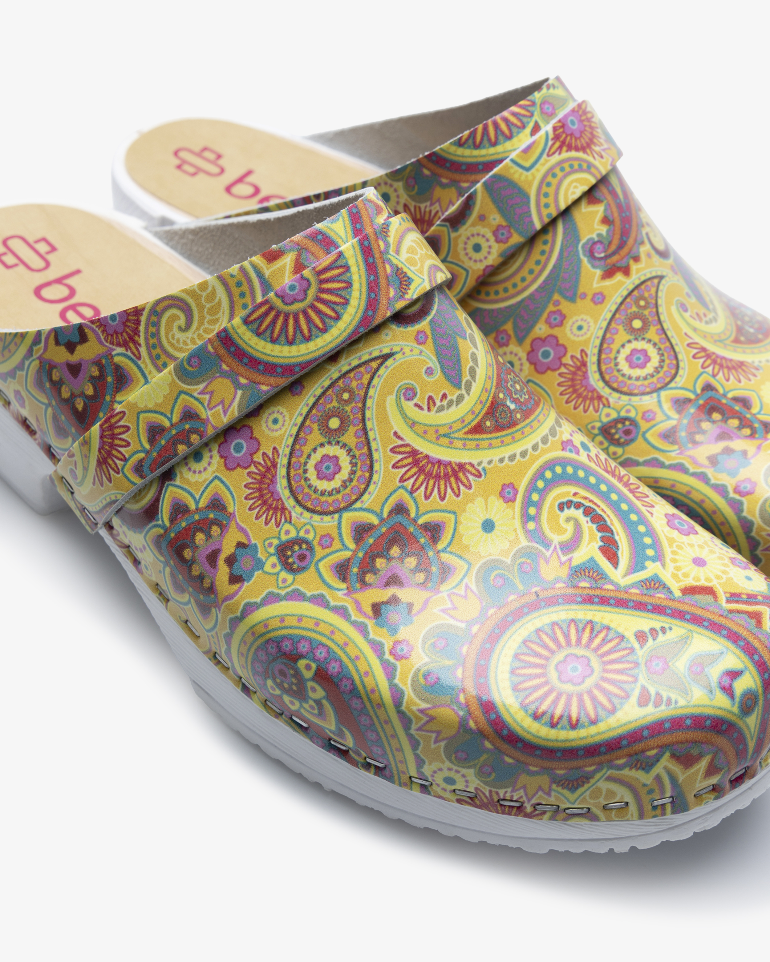 Beez Traditionell Slip-on Clogs mit Holzsohle Paisley