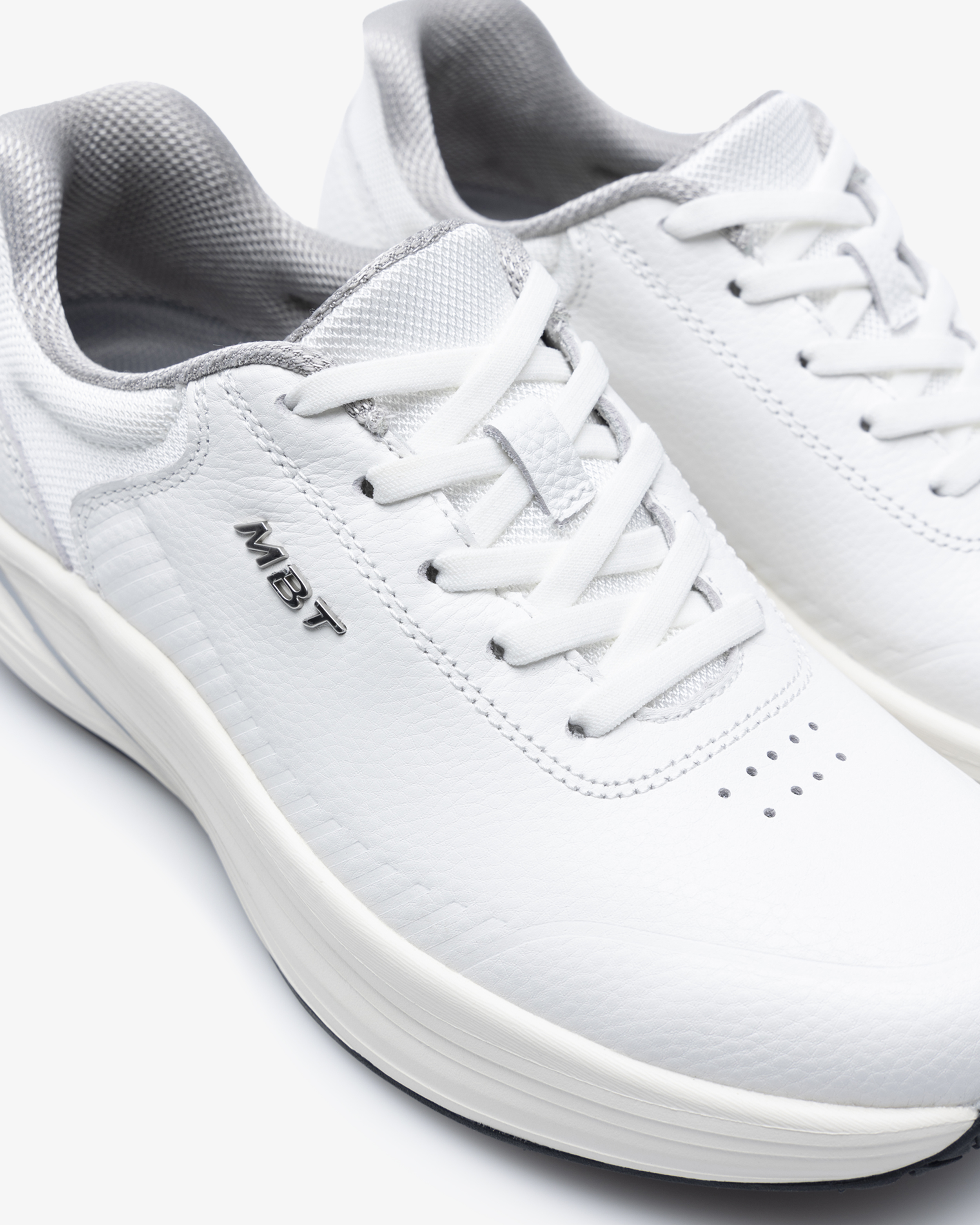 MBT SF-M3600X Sneaker Dam Vit