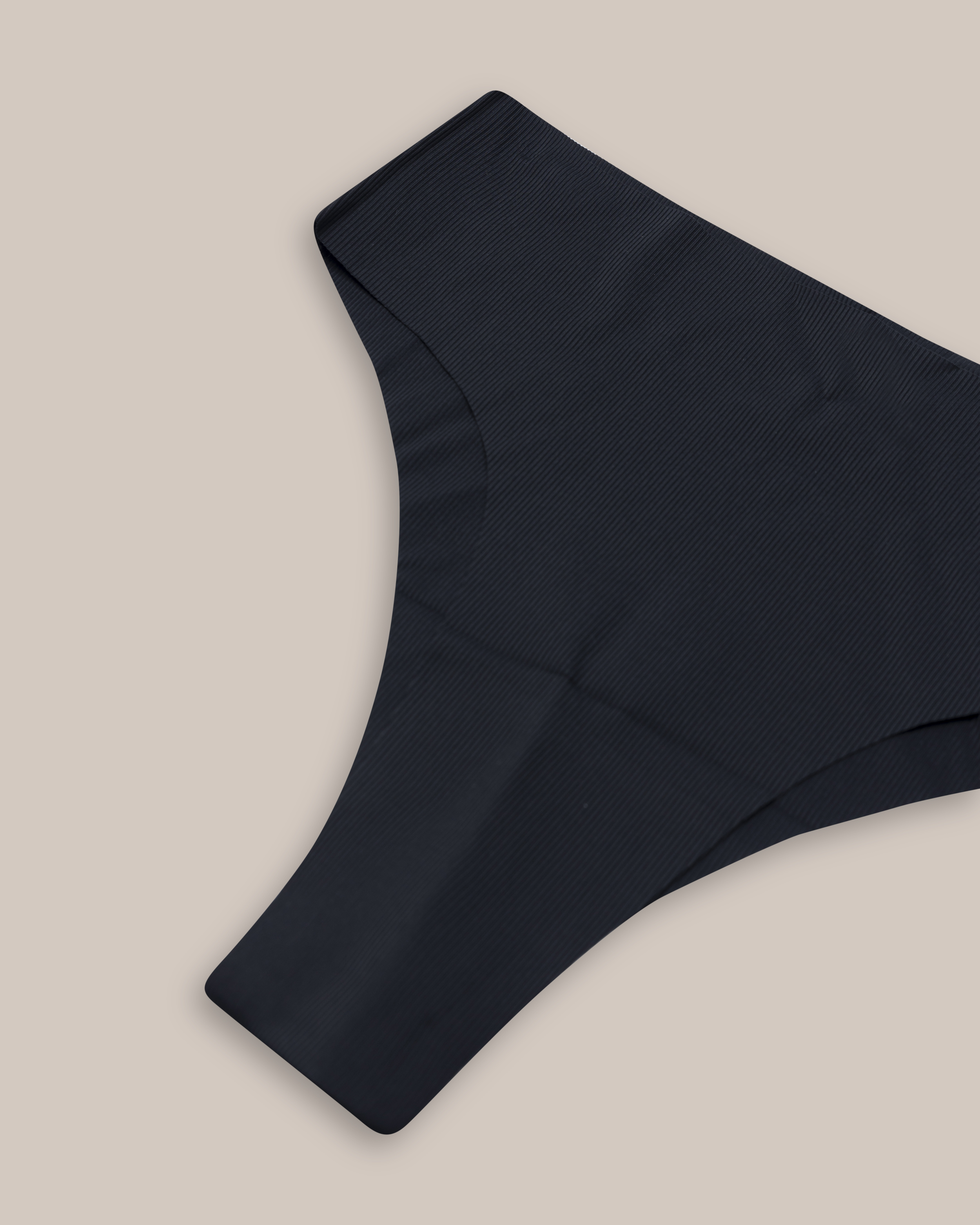 Braziliantrosa Tina Lasercut Svart