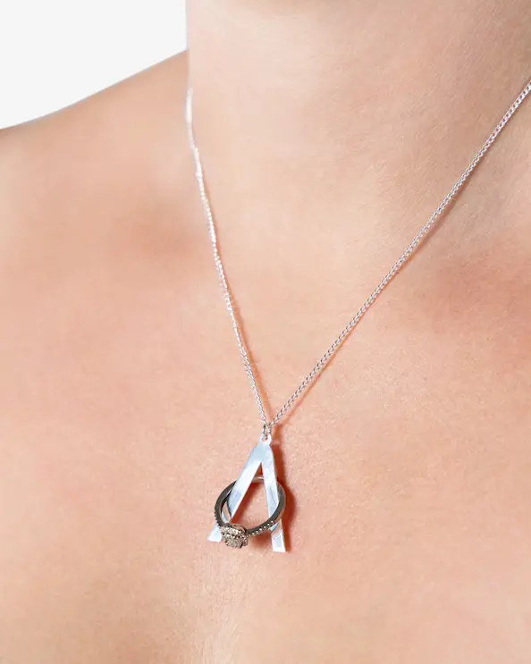 Halsband Ringhållare Lambda Silver