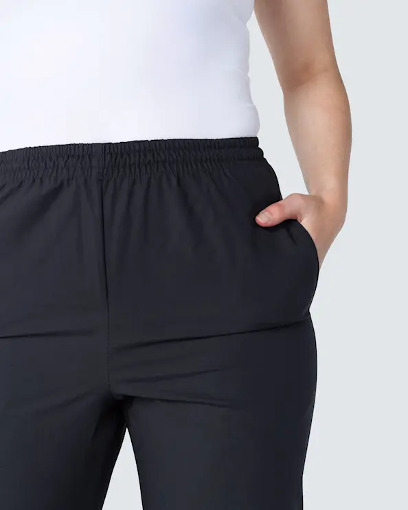 Almedahls Resårbyxa Kort ben Unisex Svart