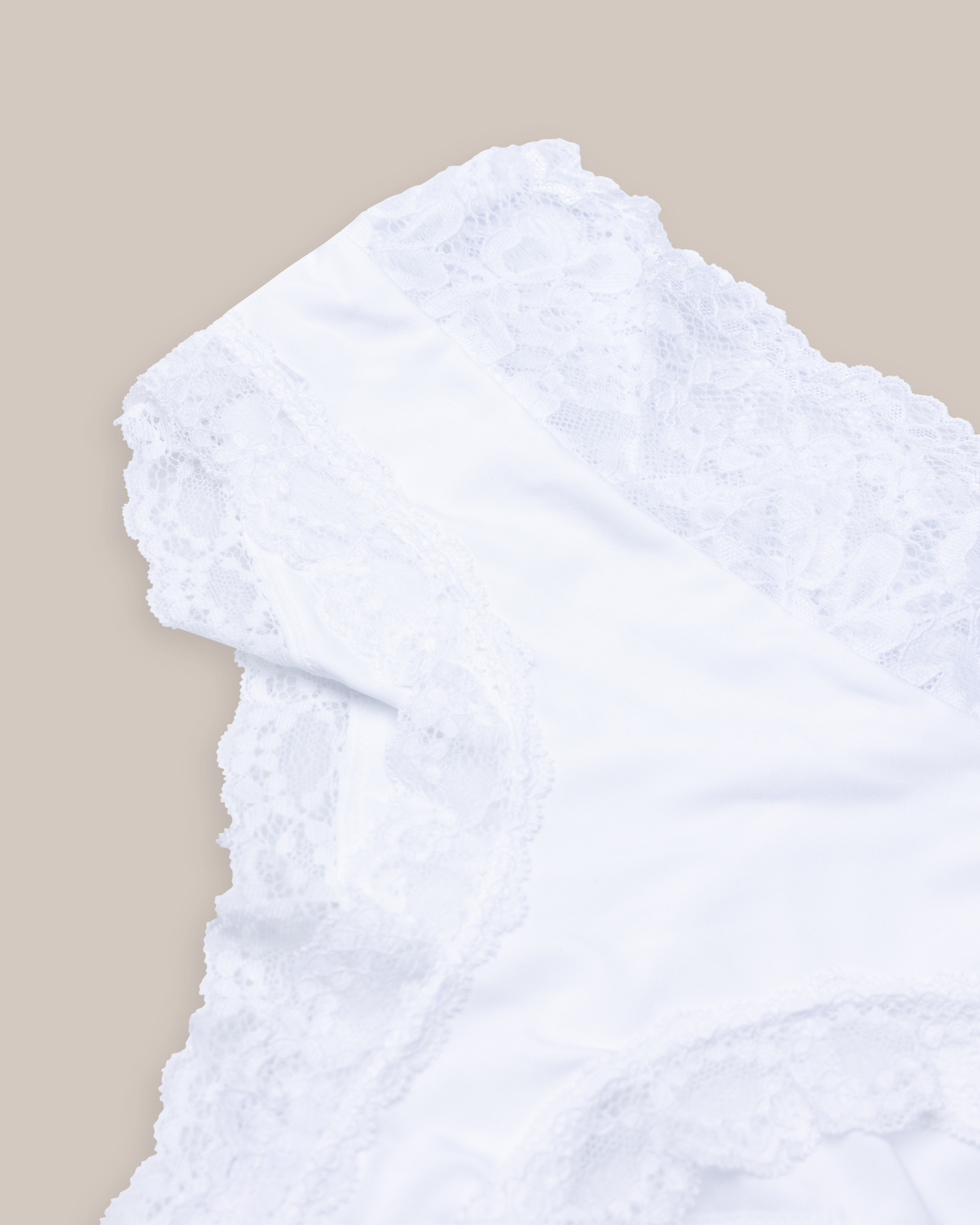 Greta svart brasiliansk truse med blonder Hvit