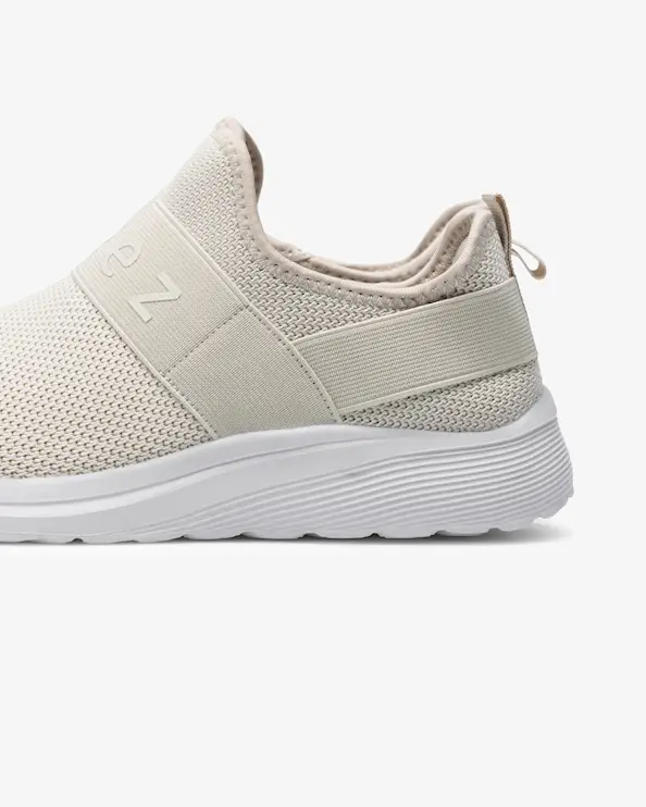 Beez Bliss Slip-on Sneaker Beige