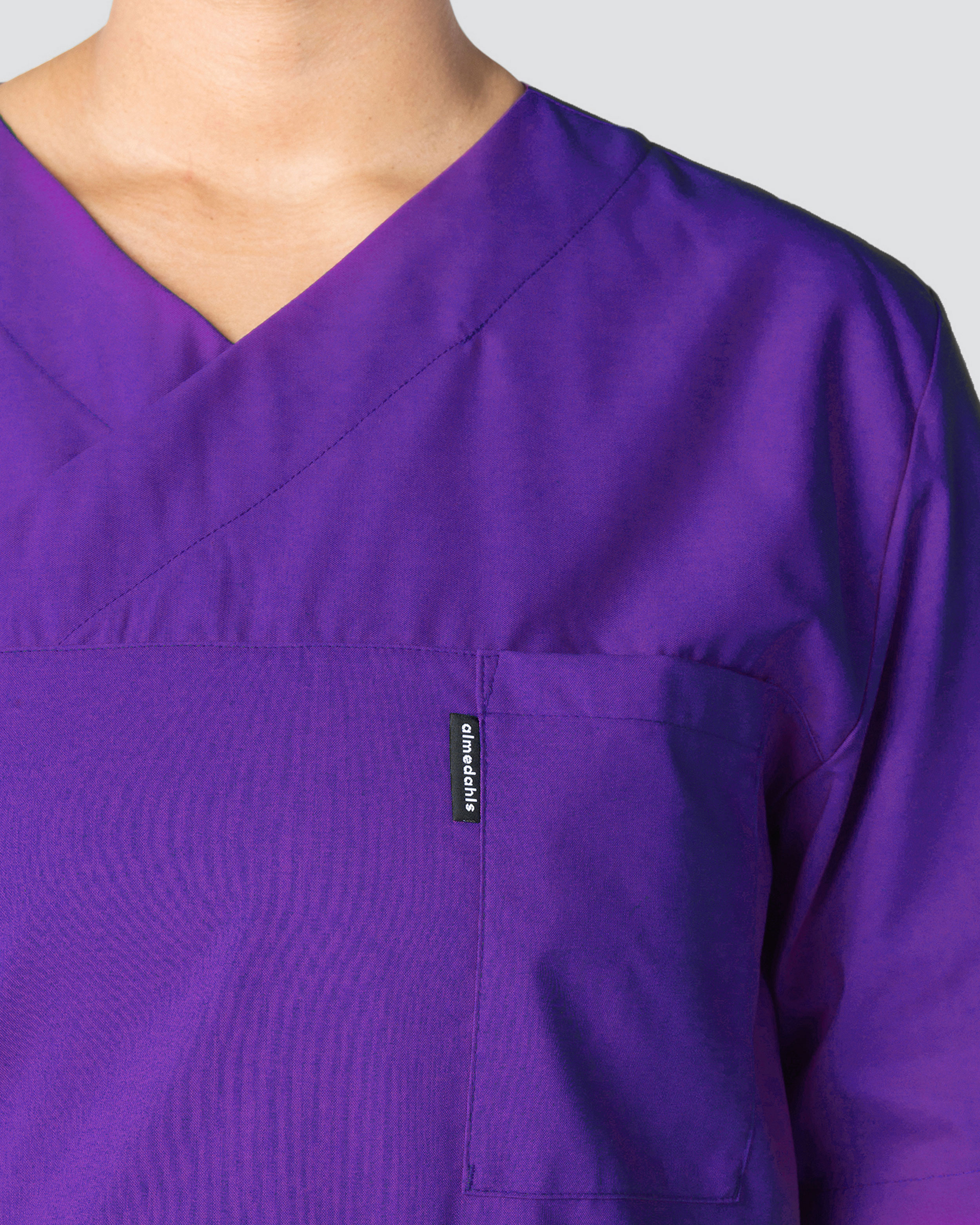 Almedahls Lila V-blus Unisex